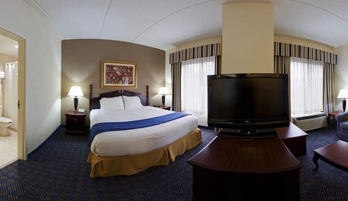Suite, 1 King Bed, Mobility Accessible (Roll-In Shower)