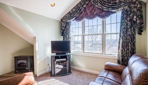 Falcon Suite