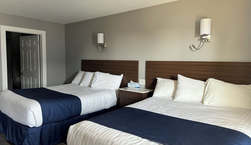 Standard Room, 2 Queen Beds, Mountainside