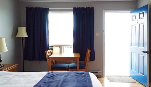 Standard Room, 1 Queen Bed, Beachside