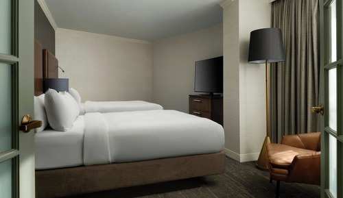 Studio Suite, Multiple Beds (Mobility/Hearing Access, Roll-In Shwr)