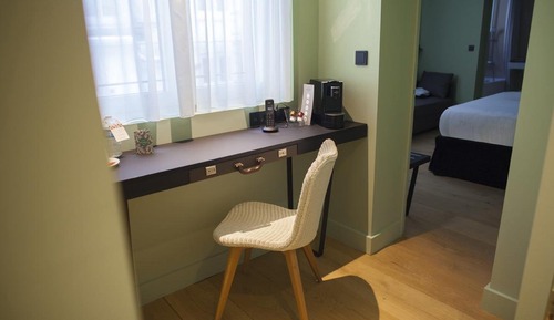 Deluxe Triple Room, Non Smoking, Private Bathroom