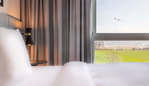 Superior Room (Airport View)