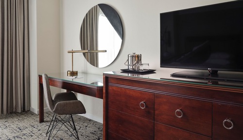 Club Room, 1 King Bed