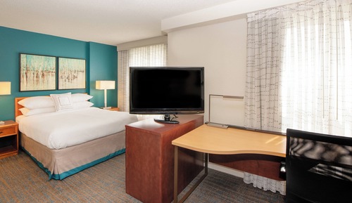 Suite, 1 Bedroom, Non Smoking (Mobility/Hearing Accessible, Tub)