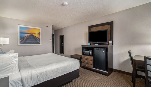 Room, 1 King Bed, Accessible, Non Smoking (Mobility)