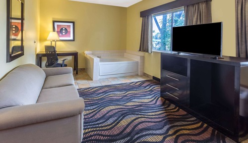 Studio Suite, 1 King Bed, Non Smoking