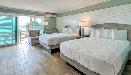 Room, 2 Queen Beds, Kitchenette, Beach View (Gulf Front)
