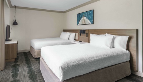 Room, 2 Queen Beds, Accessible, Bathtub (Mobility & Hearing)