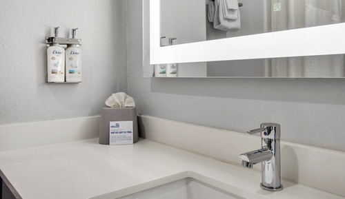 Suite, 1 King Bed, Accessible (Communications Accessible)