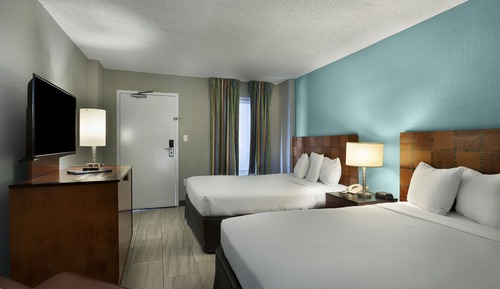 Suite, 2 Queen Beds, Jetted Tub, Oceanfront
