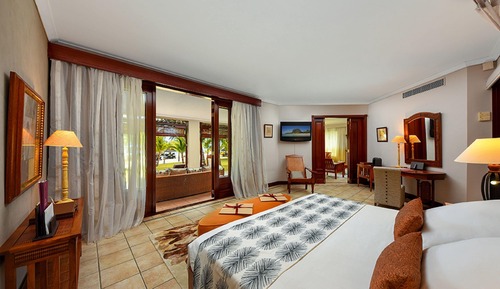 Senior Suite Beachfront ( 2 Adults + 1Child more than 5 yrs )
