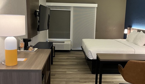 Suite, 1 King Bed with Sofa bed, Non Smoking