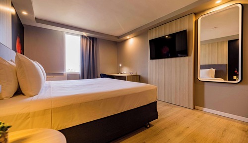 Premier Room, 1 King Bed