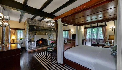 Premium Suite, 1 Bedroom, Fireplace, Hill View