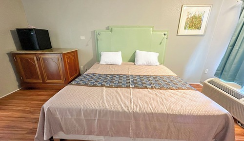 Standard Room, 1 King Bed, Non Smoking
