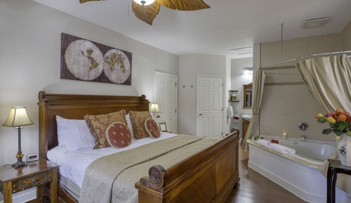 Premium Room, 1 King Bed, City View (Patricia's Suite)