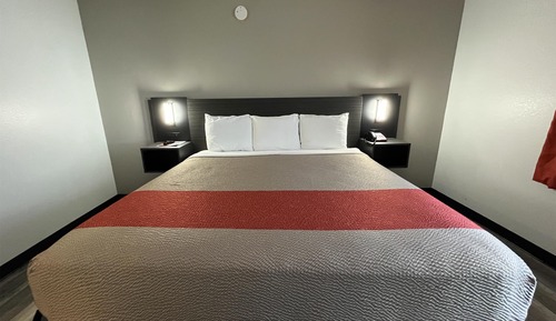 Standard Room, 1 King Bed, Accessible, Non Smoking