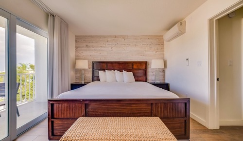Deluxe Suite, 1 Bedroom, Balcony (King)