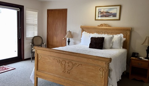 Basic Room, 1 Queen Bed