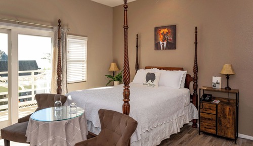 Room, 1 Queen Bed, Courtyard View