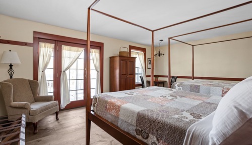 Deluxe Room, 2 Queen Beds, Balcony