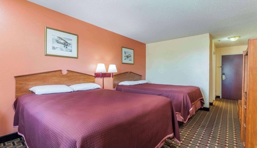 Room, 2 Queen Beds, Smoking