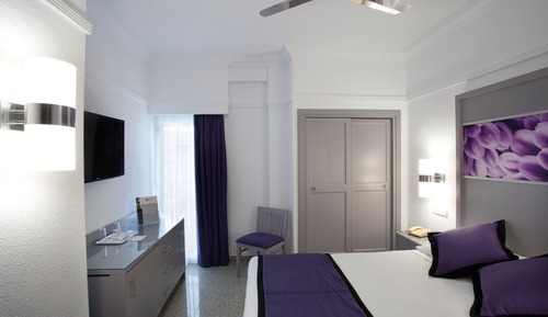Single Room, Balcony