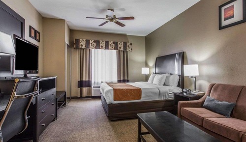 Suite, 1 King Bed, Accessible, Non Smoking