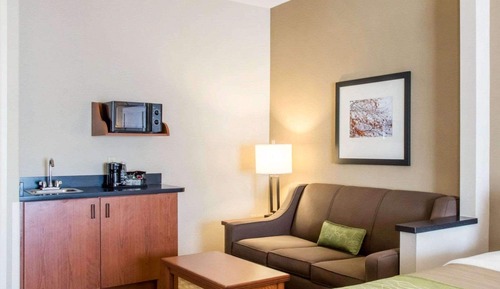 Suite, 1 King Bed with Sofa bed, Accessible, Non Smoking (Upgrade)