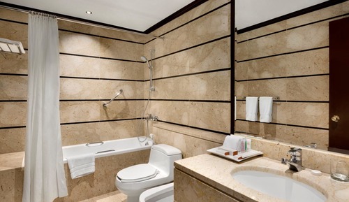 Suite, 3 Bedrooms