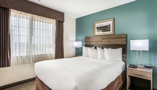 Suite, 1 Queen Bed with Sofa bed, Accessible, Non Smoking
