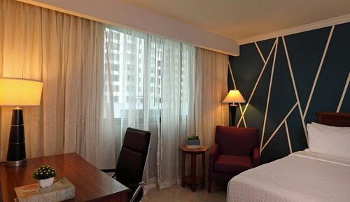 Standard Room, 1 King Bed, Balcony