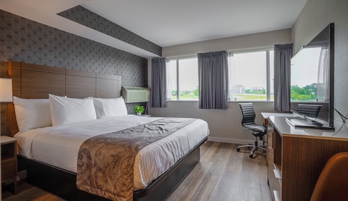 Standard Room With One King Bed