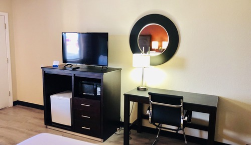Room, 1 Queen Bed, Accessible, Non Smoking (Roll-In Shower)