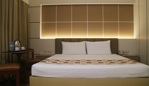 Premium Room (1 Bed)