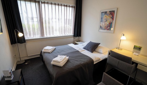 Small Double Room (Bed 140 cm)