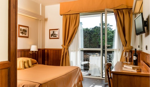 Classic Double or Twin Room, Balcony, Partial Sea View