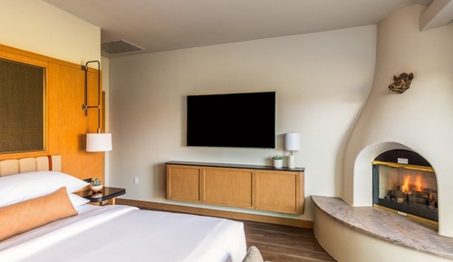Deluxe Room, 1 King Bed (19 Cliffs 0.1 mi from L'Auberge)
