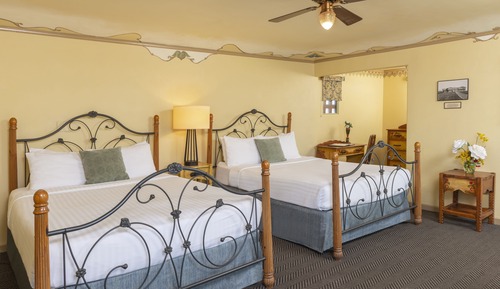 Deluxe Room, 2 Queen Beds (VICKERS ESTATE 2 QUEEN BEDS)