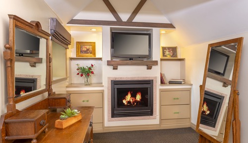 Suite, 1 Queen Bed (DELUXE GARDEN COTTAGE)