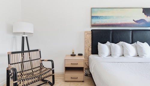 Room, 1 King Bed, Poolside