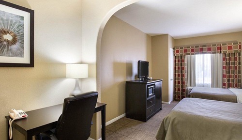 Suite, 2 Queen Beds, Non Smoking