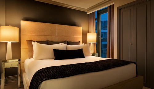 Senior Penthouse, Multiple Beds