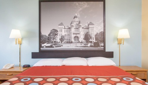 Room, 1 Queen Bed, Non Smoking (Mobility, Bathtub with Grab Bars)
