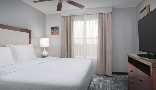 Suite, 1 King Bed, Accessible (Hearing)