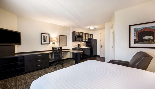 Studio Suite, 1 Queen Bed (Studio Suite Queen)