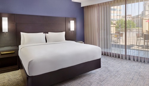 Executive Suite, 1 King Bed, Balcony