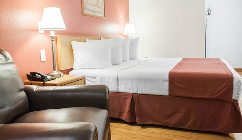 Standard Room, 1 King Bed, Non Smoking