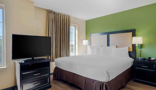 Deluxe Studio, 1 King Bed with Sofa bed, Non Smoking